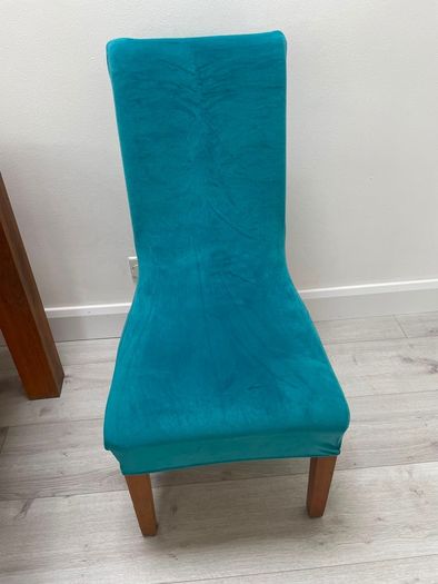 Solid oak dining table and 6 chairs