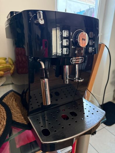 DeLonghi Magnifica S coffe machine
