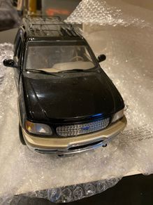 Ford Expedition 1:18 Scale
