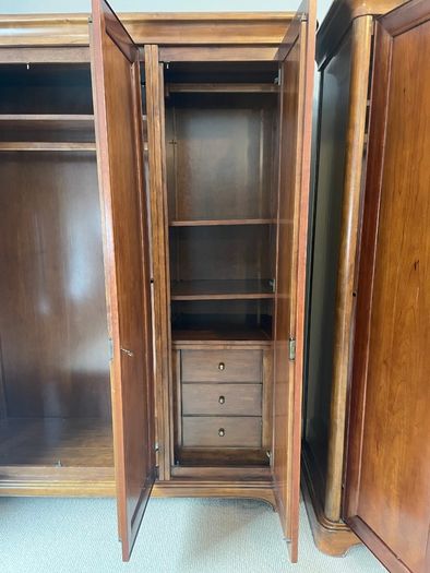 Willis & Gambier Wardrobes