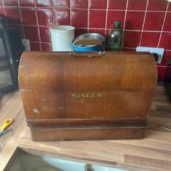 Sewing machine singer 1954