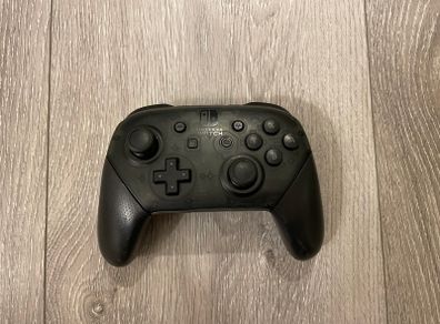 Nintendo Switch Pro Controller