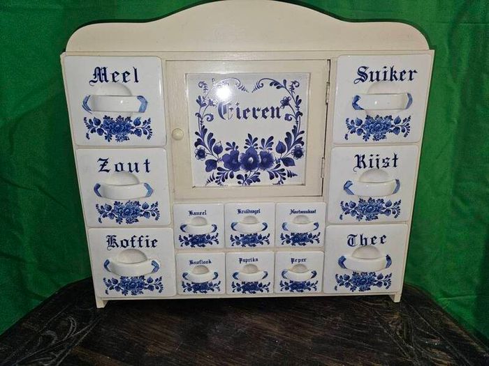Immaculate Vintage Spice Rack Dutch Farm