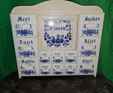 Immaculate Vintage Spice Rack Dutch Farm