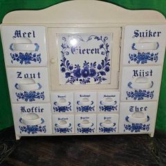 Immaculate Vintage Spice Rack Dutch Farm