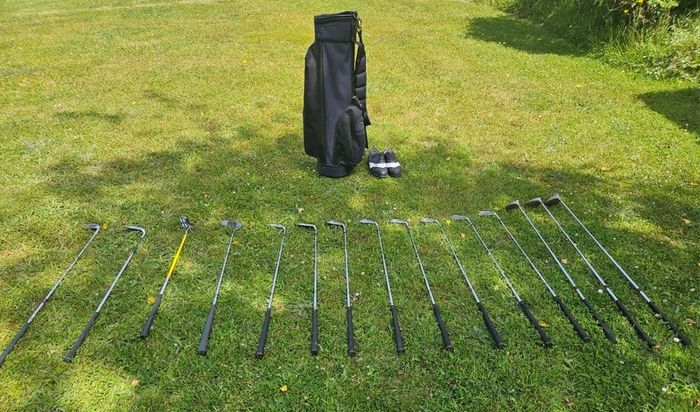 Golf clubs & size 7 shoes
