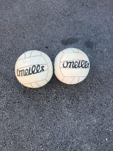 2x O'Neills Footballs
