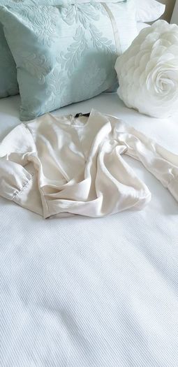 Zara Long Sleeve Cream Top - Small