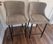 2 Bar Stools