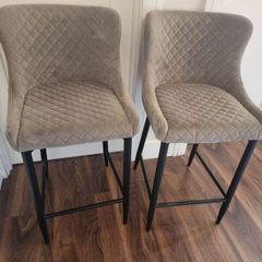 2 Bar Stools