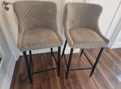 2 Bar Stools
