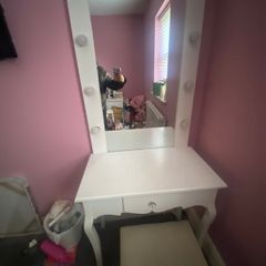 Hollywood Mirror /Dressing table