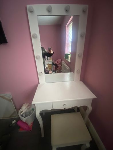 Hollywood Mirror /Dressing table