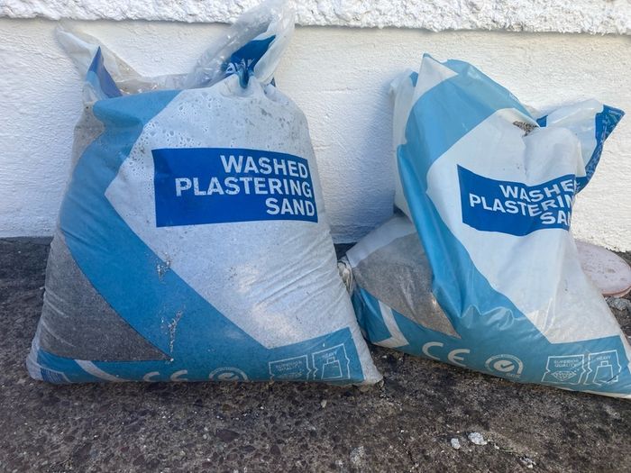 plastering sand