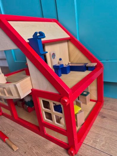 Vintage Dollhouse