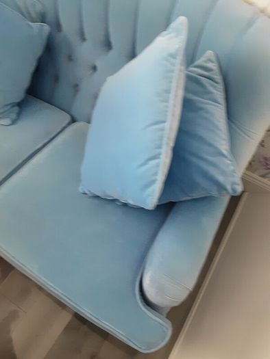 Blue velvet Dutch buttoned sofa immaculate condition