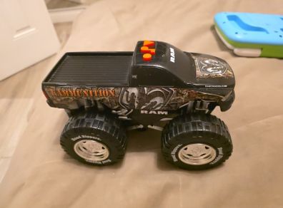 Monster truck Leith light and sound