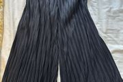 Wide cropped trousers