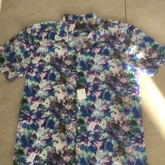 Men's Short sleeve shirt. Brand New with tag. Size L