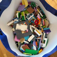 Lego - large bag of mixed Lego pieces