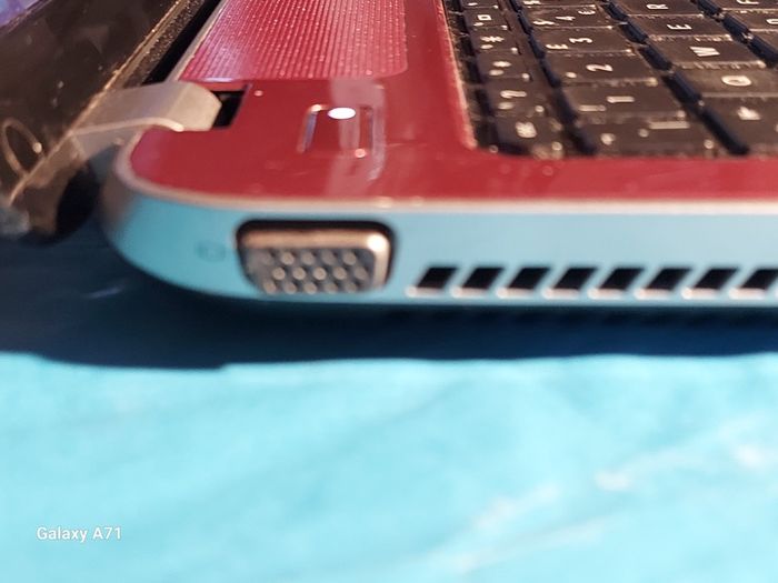 HP Pavillion, Red, 4GB Ram, 700GB HDD, Windows 8 Pro, AMD A4-5000 APU with Radeon HD Graphis 1.5GHz, Chrome and VLC for best movie ecperience
