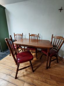 Dining table + 4 chairs