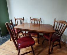 Dining table + 4 chairs