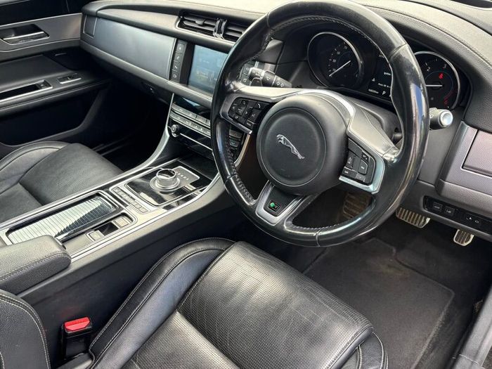 Jaguar XF 2016