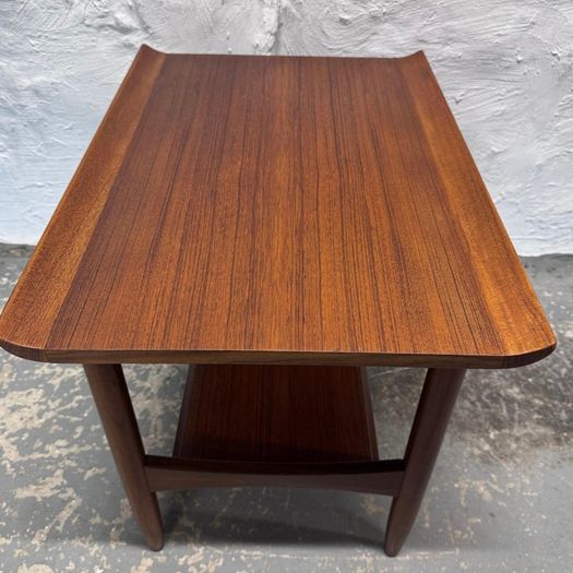 Mid Century Modern Danish End/Side Table