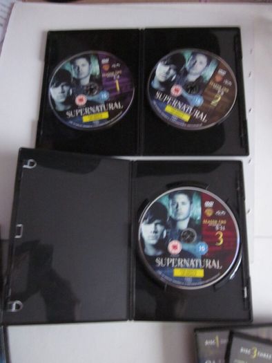 Supernatural Seasons 1 to 3  (17 DVD's)
