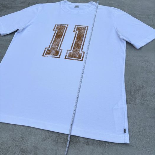 white eleventy tshirt