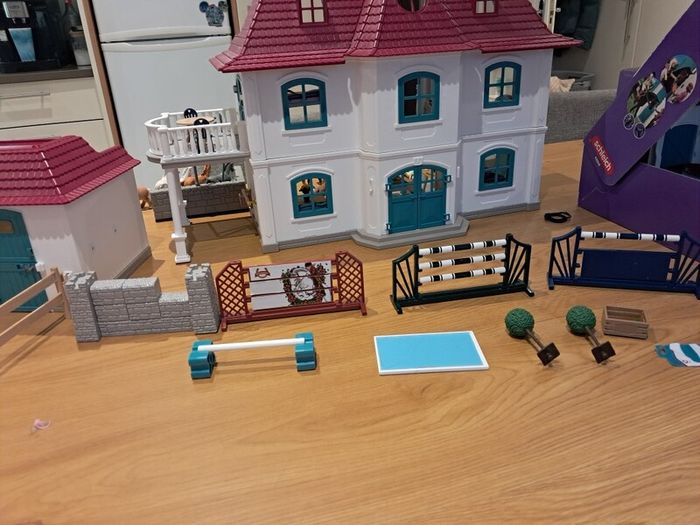schleich house and stable