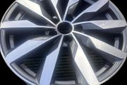 Audi genuine 18 inch Alloy x 1