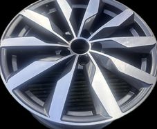 Audi genuine 18 inch Alloy x 1