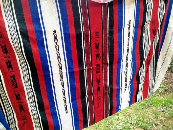 Ethnic style throw/blanket