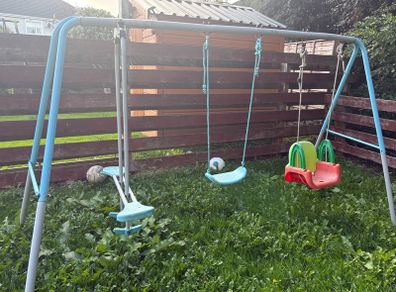 kids swing