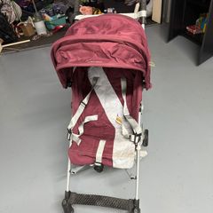 Maclaren triumph light weigh stroller
