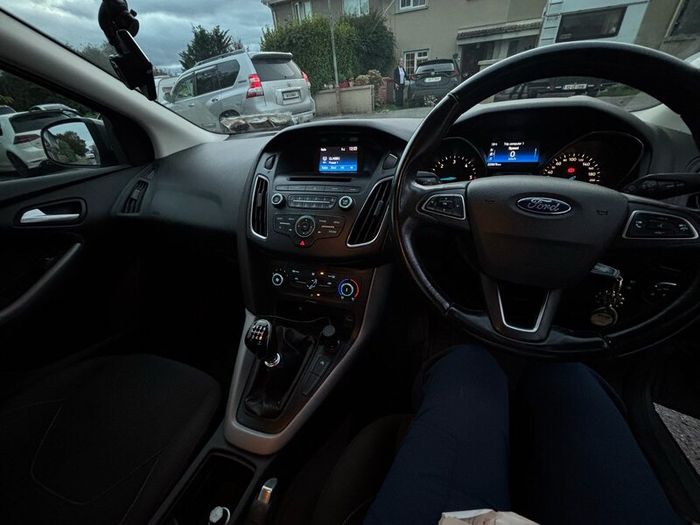 2015 Ford Focus Zetec 1.6L saloon