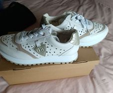 ladies trainers