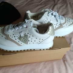 ladies trainers