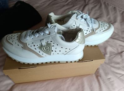 ladies trainers