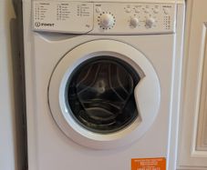 INDESIT 7kg washing machine