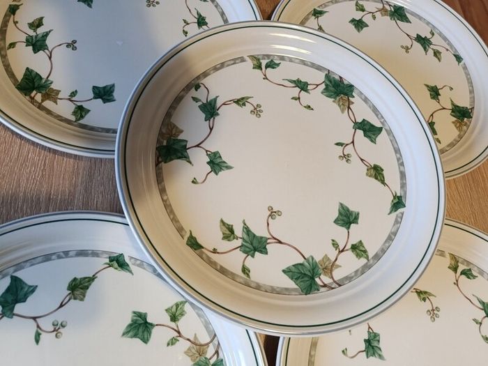 Noritake Keltcraft Ivy Lane Plates Set