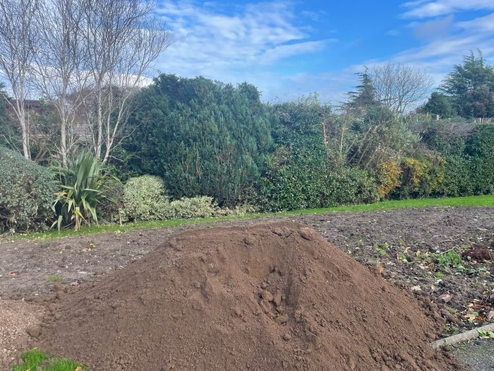 sand,stone,topsoil,pebble,gravel,stone