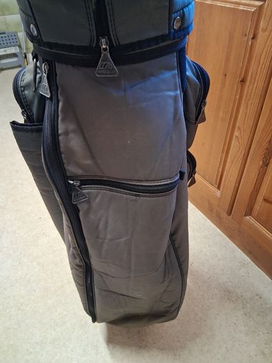 Golf Clubs. Complete Set Of Mens Right Handed Golf Clubs. Collect In Dublin Or Receive Via Post.