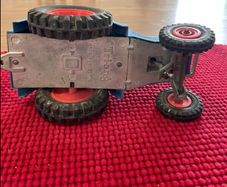Two vintage Triang (militar jeep + tugster tractor)