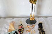 Monster high doll Cleo de Nile outfits