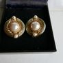Vintage Gold Rope Edge and Pearl Earrings Image 3