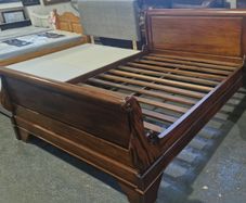 Beautiful solid mahogany sleigh bed