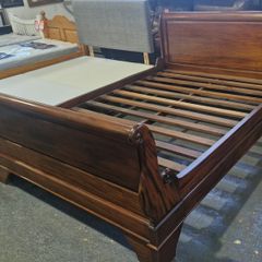 Beautiful solid mahogany sleigh bed